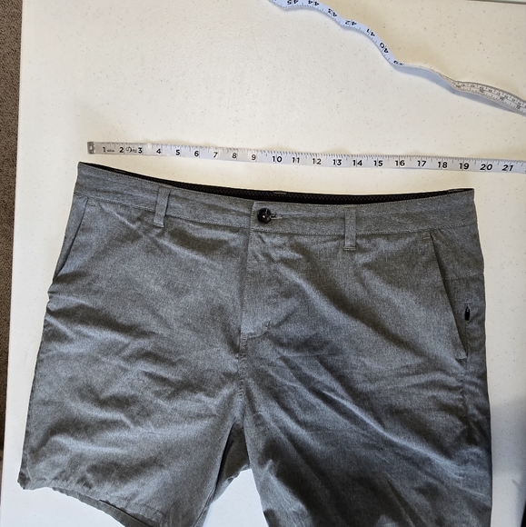 Vuori Aim Shorts Heather Concrete Activewear Men's Size 36 Waist - Picture 5 of 11
